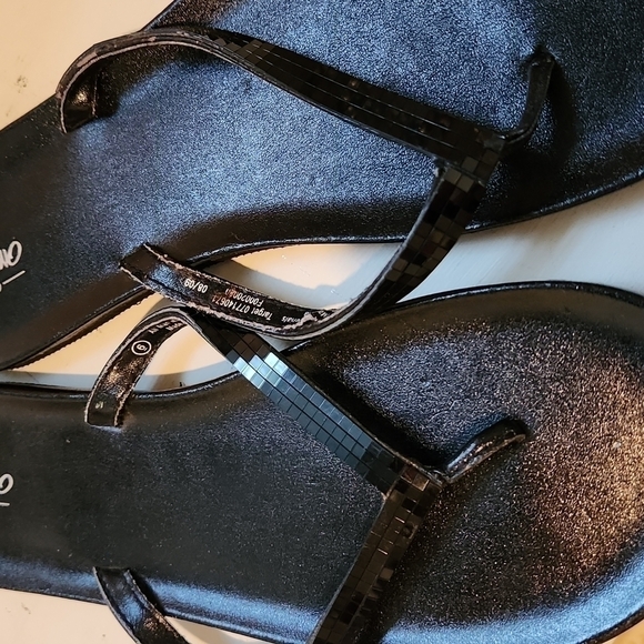 MOSSIMO Bling Flip Flops - Picture 3 of 4